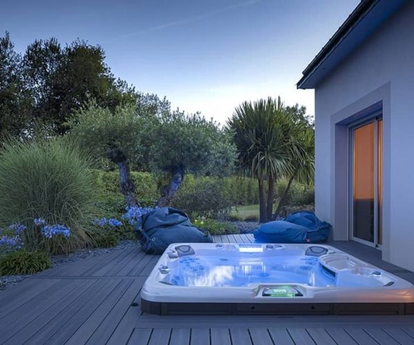 sundance-hot-tub-backyard-deck-installation-in-wichita